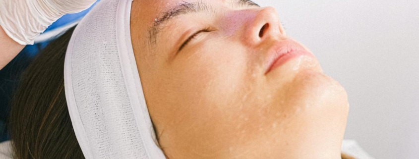 Hoe kies je een betrouwbare cosmetisch arts of kliniek