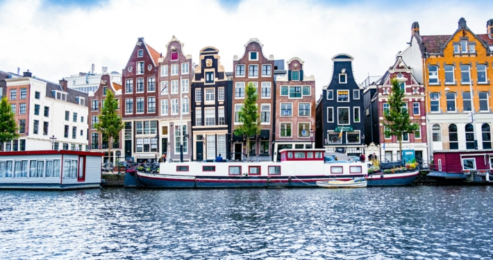Originele teamuitjes in Amsterdam van bootfeest tot workshop