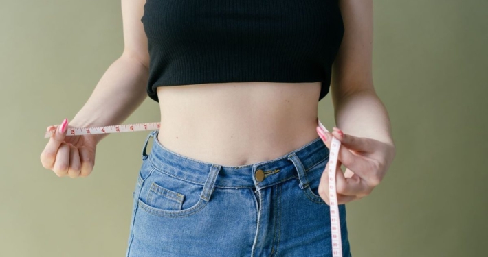 Hoeveel calorieën per dag heeft een vrouw nodig om af te vallen?