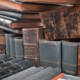 Stapel oude in leer gebonden boeken, historische romans van Simone van der Vlugt